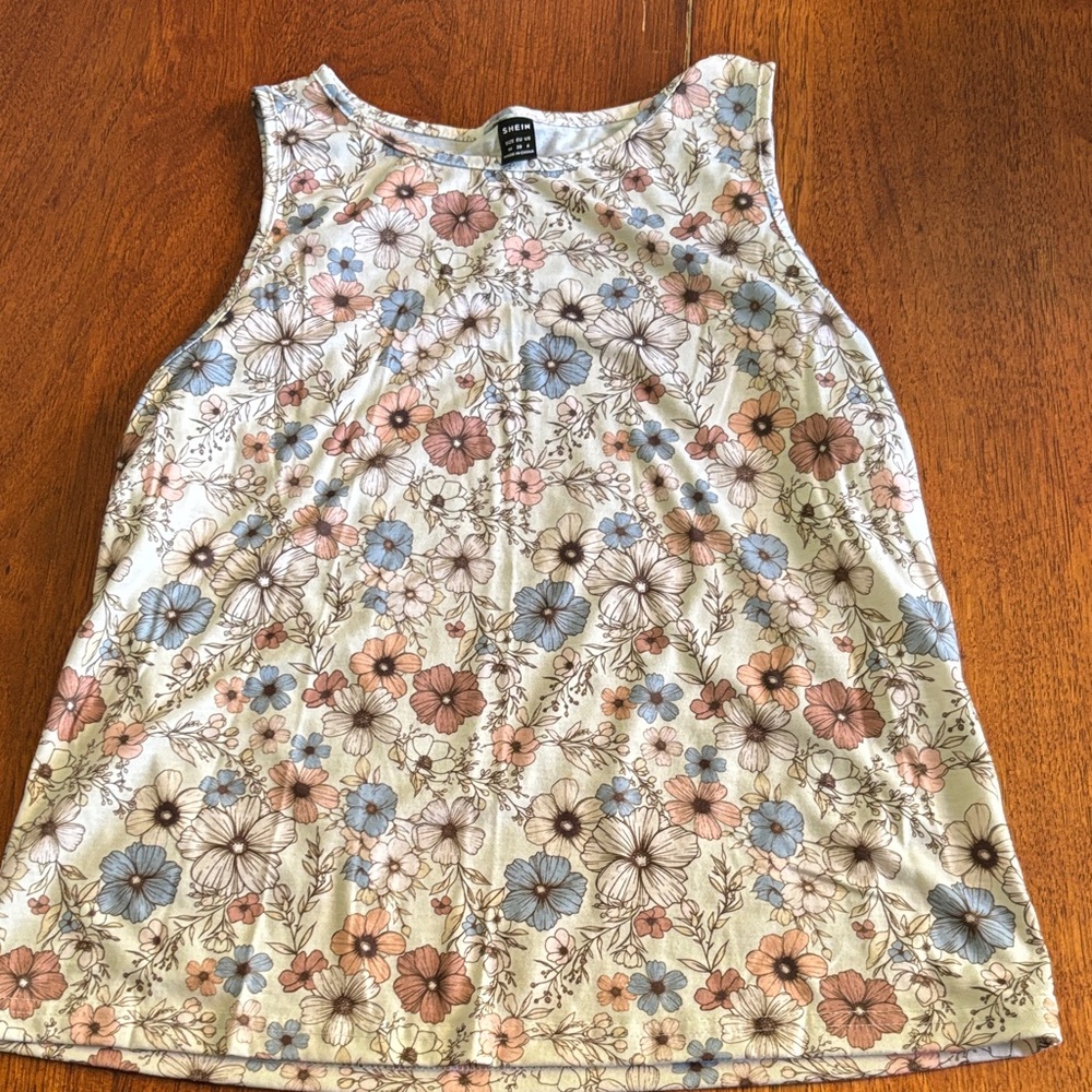 SHEIN Floral Print Top in Soft Hues